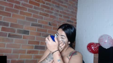 Snapshot of salome__hills chatting on 02-14-25, 09:03 online show from 02-14-25, 09:03