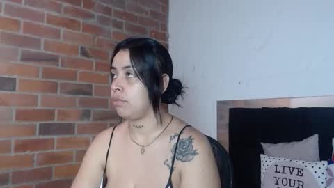 Snapshot of salome__hills chatting on 11-26-25, 01:01 online show from 11-26-25, 01:01