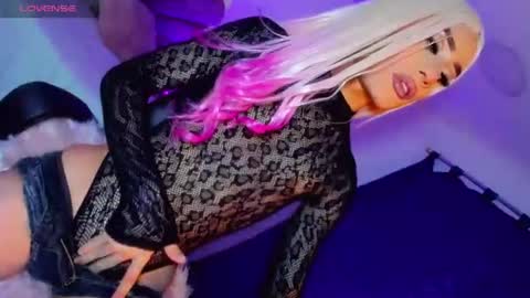 salome_saenz666 online show from 07-06-26, 05:37
