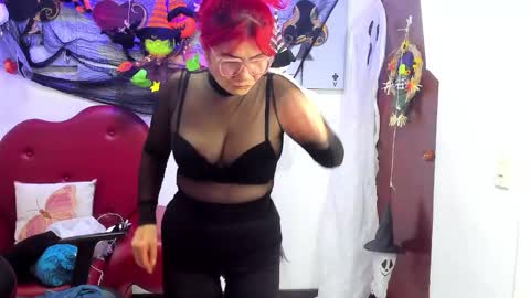 Snapshot of salomee_diazz chatting on 10-31-25, 09:05 Salomee diazz online show from 10-31-25, 09:05