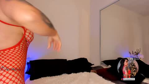 Snapshot of salomekross_ chatting on 01-15-25, 06:54 Salome Kross online show from 01-15-25, 06:54