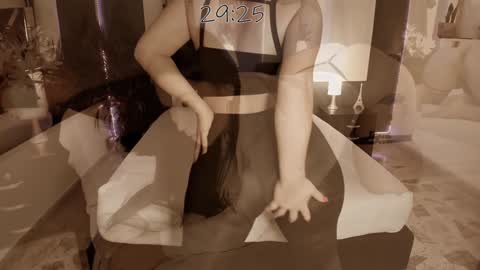 Snapshot of salomekross_ chatting on 01-26-25, 06:38 Salome Kross online show from 01-26-25, 06:38