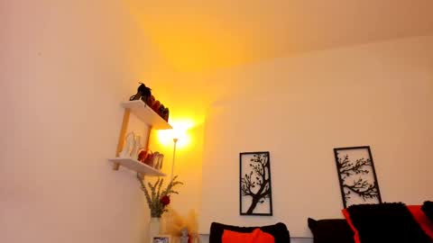 Snapshot of salomekross_ chatting on 03-02-25, 06:59 Salome Kross online show from 03-02-25, 06:59