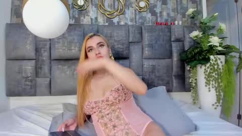 Salome Larzon online show from 04-22-26, 10:06