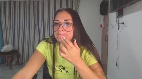 Snapshot of salomesaints chatting on 11-25-25, 12:43 salome online show from 11-25-25, 12:43