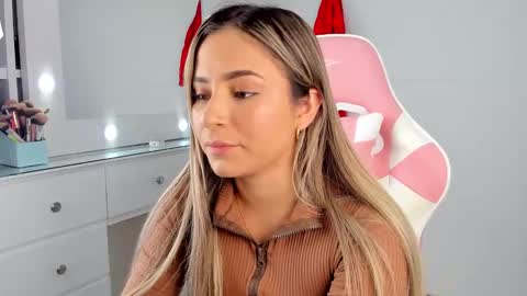 Salome online show from 02-25-25, 02:47