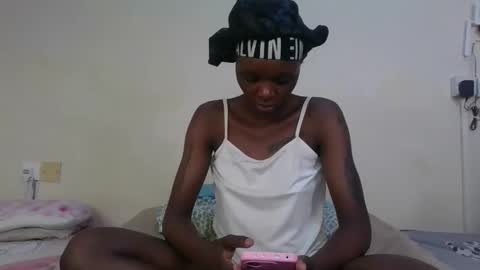 Snapshot of saltysugar20 chatting on 05-08-26, 06:46 Sugarbabe online show from 05-08-26, 06:46