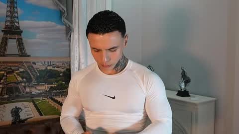 Snapshot of salvatore_damore chatting on 05-20-26, 05:41 SALVATORE online show from 05-20-26, 05:41