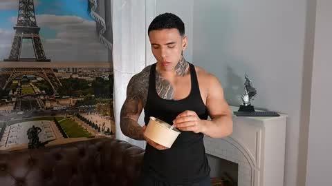Snapshot of salvatore_damore chatting on 05-21-26, 05:42 SALVATORE online show from 05-21-26, 05:42