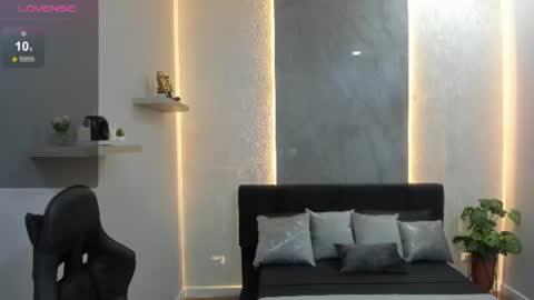 Snapshot of salvatore_damore chatting on 06-12-26, 05:34 SALVATORE online show from 06-12-26, 05:34