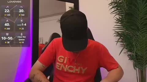 Snapshot of salvatore_muller chatting on 09-30-25, 11:43 Salvatore online show from 09-30-25, 11:43