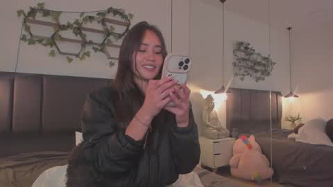 Snapshot of sam01___ chatting on 12-12-24, 01:43 Stefana or Samchispas online show from 12-12-24, 01:43