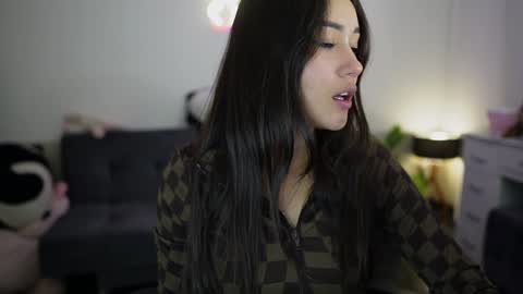 Snapshot of sam01___ chatting on 01-21-25, 10:30 Stefana or Samchispas online show from 01-21-25, 10:30