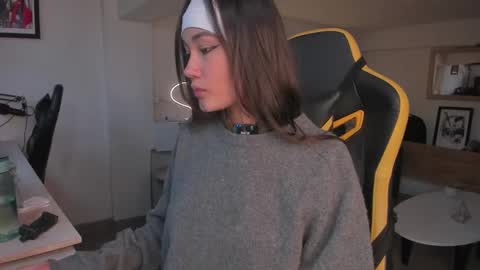 Snapshot of sam01___ chatting on 11-12-25, 08:41 Stefana or Samchispas online show from 11-12-25, 08:41