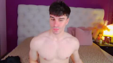 Snapshot of sam_huston18 chatting on 06-10-26, 04:06 BACK IN 2 WEEKS online show from 06-10-26, 04:06