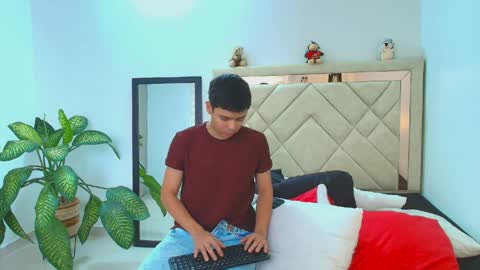Snapshot of sam_tnt9 chatting on 04-08-26, 07:47 sam_tnt9 online show from 04-08-26, 07:47