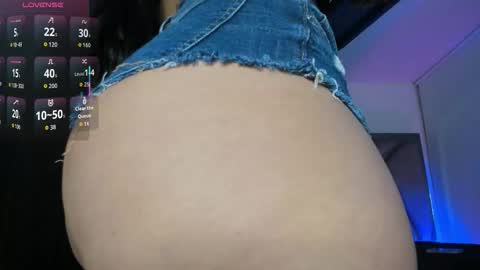 Snapshot of samaay_ chatting on 11-27-25, 11:40 samaay_ online show from 11-27-25, 11:40