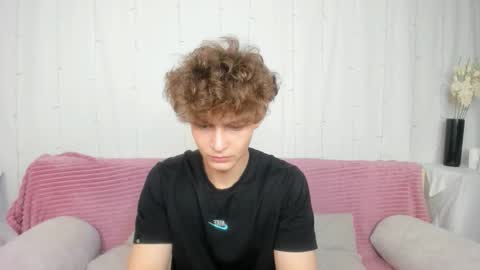 Snapshot of samanie_ chatting on 10-21-25, 12:39 Sam online show from 10-21-25, 12:39