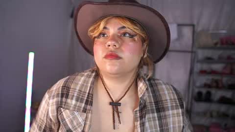 Snapshot of samanta_cutee1 chatting on 05-21-26, 10:11 SAMANTA online show from 05-21-26, 10:11