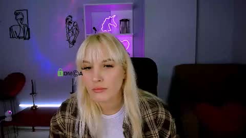 Snapshot of samanta_kisses chatting on 12-01-25, 08:03 samanta_kisses online show from 12-01-25, 08:03