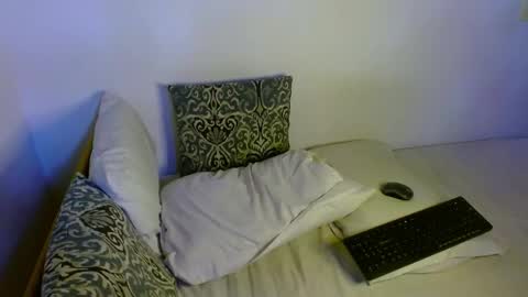 Snapshot of samanta_r_ chatting on 11-07-25, 04:07 Samanta online show from 11-07-25, 04:07