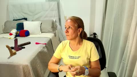 Snapshot of samanta_stone69 chatting on 05-14-26, 12:28 Samanta Stone online show from 05-14-26, 12:28