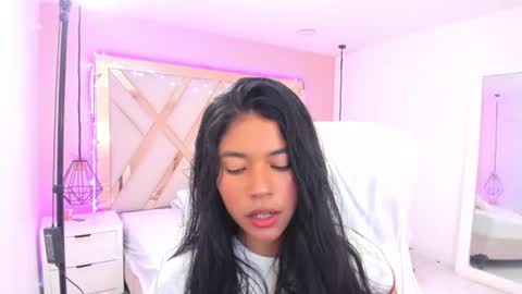 Snapshot of samantaa_shy chatting on 07-11-26, 02:36 sam online show from 07-11-26, 02:36