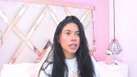 Snapshot of samantaa_shy chatting on 07-21-26, 02:47 sam online show from 07-21-26, 02:47