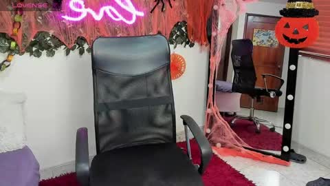 Snapshot of samantaortiz_ chatting on 10-29-25, 08:21 samantaortiz_ online show from 10-29-25, 08:21