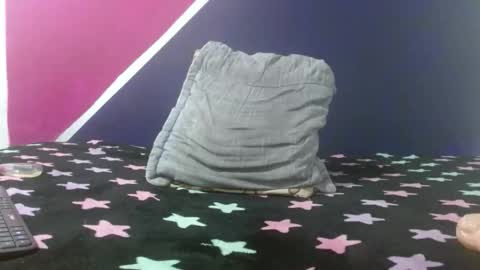 Snapshot of samantaruiz18 chatting on 12-22-25, 02:08 SAMANTHARUIZ18 online show from 12-22-25, 02:08