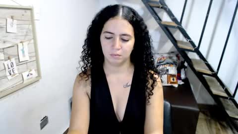 Snapshot of samantha2girl chatting on 02-14-25, 01:02 samantha online show from 02-14-25, 01:02