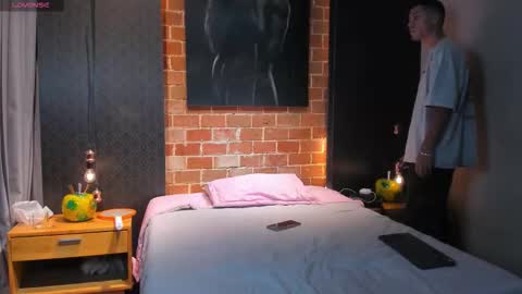 Snapshot of samantha_and_bastian chatting on 03-05-26, 08:32 samantha_and_bastian online show from 03-05-26, 08:32