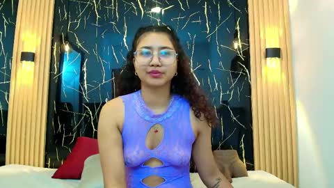 Snapshot of samantha_fox8 chatting on 05-01-26, 11:26 online show from 05-01-26, 11:26