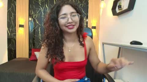 Snapshot of samantha_fox8 chatting on 05-18-26, 11:16 online show from 05-18-26, 11:16