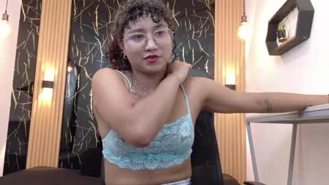 Snapshot of samantha_fox8 chatting on 05-30-26, 11:29 online show from 05-30-26, 11:29