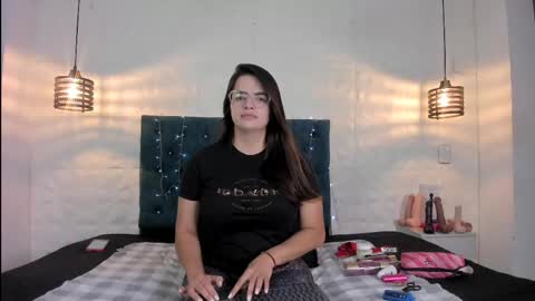 samantha_foxyy online show from 04-26-26, 12:03