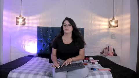 samantha_foxyy online show from 05-20-26, 10:21