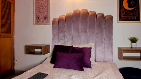 samantha_lux_ online show from 10-31-25, 10:27