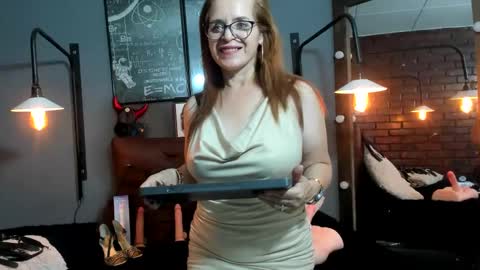 Snapshot of samantha_mature56 chatting on 02-10-25, 01:55 Sam online show from 02-10-25, 01:55