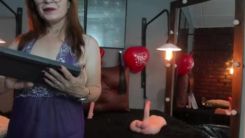 Snapshot of samantha_mature56 chatting on 02-15-25, 09:38 Sam online show from 02-15-25, 09:38