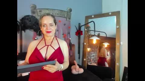 Snapshot of samantha_mature56 chatting on 10-25-25, 09:06 Sam online show from 10-25-25, 09:06