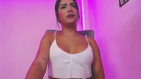 Salome Vargas online show from 01-10-25, 05:37