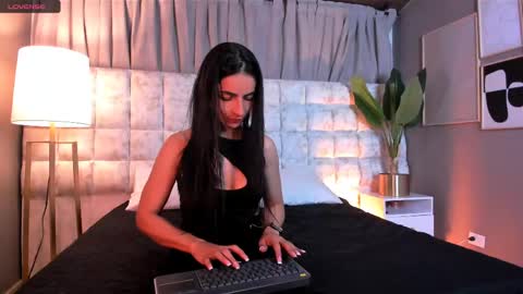 samantha_velle online show from 04-25-26, 02:03