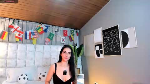 Snapshot of samantha_velle chatting on 06-12-26, 02:38 samantha_velle online show from 06-12-26, 02:38
