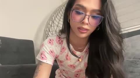 Snapshot of samanthabernardo_ chatting on 06-11-26, 04:43 Samantha Bernardo online show from 06-11-26, 04:43