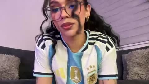 Snapshot of samanthabernardo_ chatting on 06-17-26, 04:15 Samantha Bernardo online show from 06-17-26, 04:15