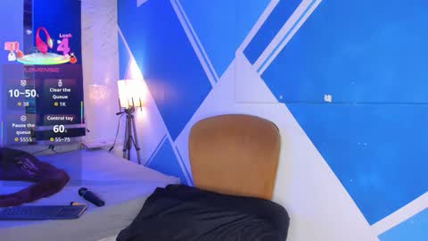 Samantha Ferrer online show from 10-05-25, 05:28