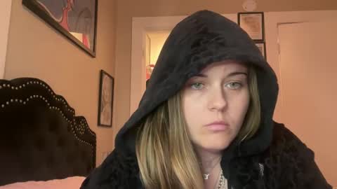 Snapshot of samanthafever chatting on 10-14-25, 08:04 samanthafever online show from 10-14-25, 08:04