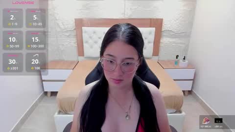 Snapshot of samanthafiore1 chatting on 03-03-26, 12:44 online show from 03-03-26, 12:44