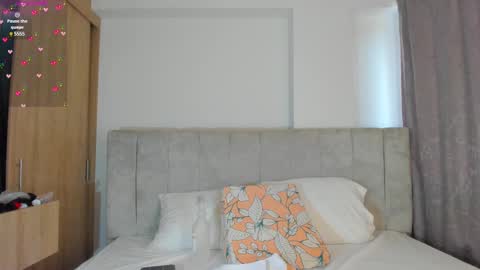 Snapshot of samanthaheinz chatting on 02-11-25, 09:03 V A N E S S A online show from 02-11-25, 09:03